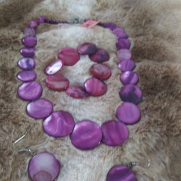 Purple Shell Necklace,Earrings & Bracelet Set NWT - Picture 5 of 12